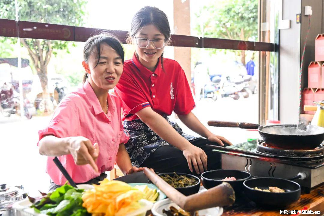 全网追的“扁担女孩”，找了一份暑假工，时薪12元 - 南通生活资讯 - 南通28生活网 nt.28life.com